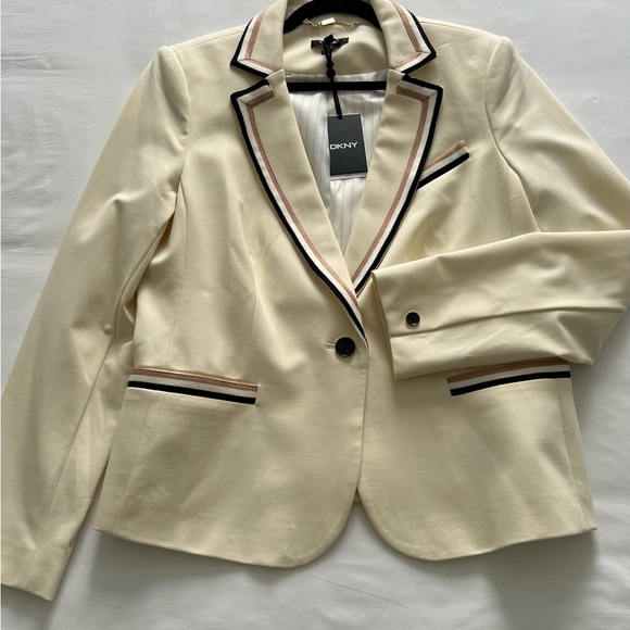 NWT DKNY blazer. - Picture 3 of 8